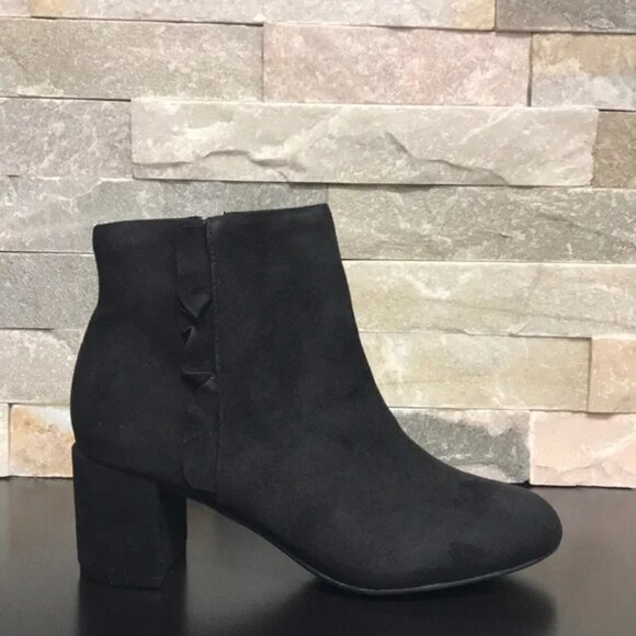 Rockport Total Motion Oaklee Ruffle Bootie - Picture 3 of 6
